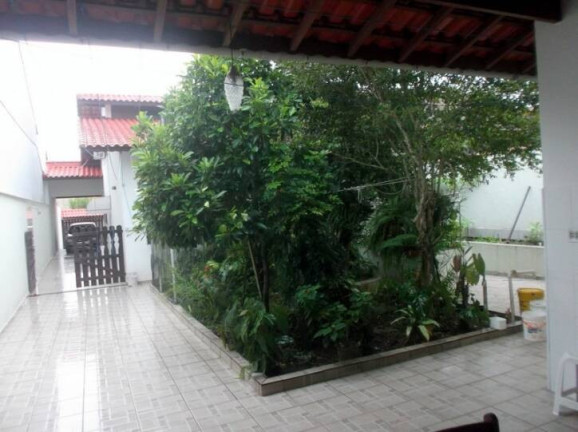 Imagem Casa com 4 Quartos à Venda, 350 m² em Maria Helena Novaes - Peruíbe Imagem Casa com 4 Quartos à Venda, 350 m² em Maria Helena Novaes - Peruíbe