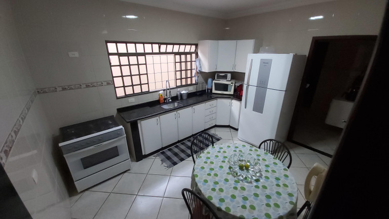 Imagem Casa com 3 Quartos à Venda, 252 m² em Vila Vilas Boas - Campo Grande