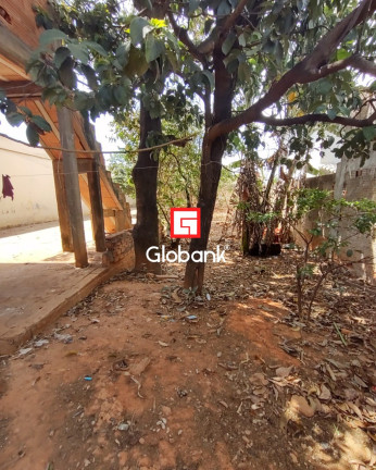 Imagem Casa com 7 Quartos à Venda, 180 m² em São Judas - Montes Claros Imagem Casa com 7 Quartos à Venda, 180 m² em São Judas - Montes Claros