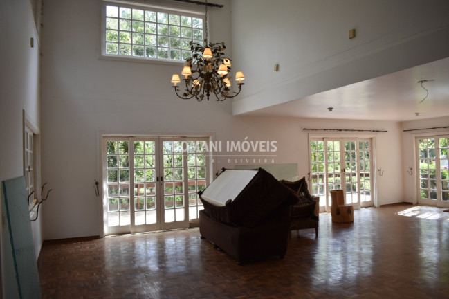Imagem Casa com 3 Quartos à Venda, 400 m² em Região De Descansópolis - Campos Do Jordão Imagem Casa com 3 Quartos à Venda, 400 m² em Região De Descansópolis - Campos Do Jordão