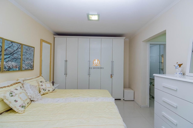 Imagem Imóvel com 4 Quartos à Venda, 114 m² em Centro - Balneário Camboriú Imagem Imóvel com 4 Quartos à Venda, 114 m² em Centro - Balneário Camboriú