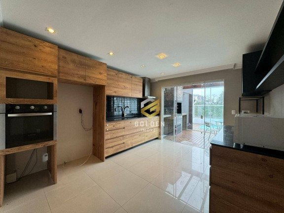 Imagem Sobrado com 3 Quartos à Venda, 180 m² em Ariribá - Balneário Camboriú Imagem Sobrado com 3 Quartos à Venda, 180 m² em Ariribá - Balneário Camboriú