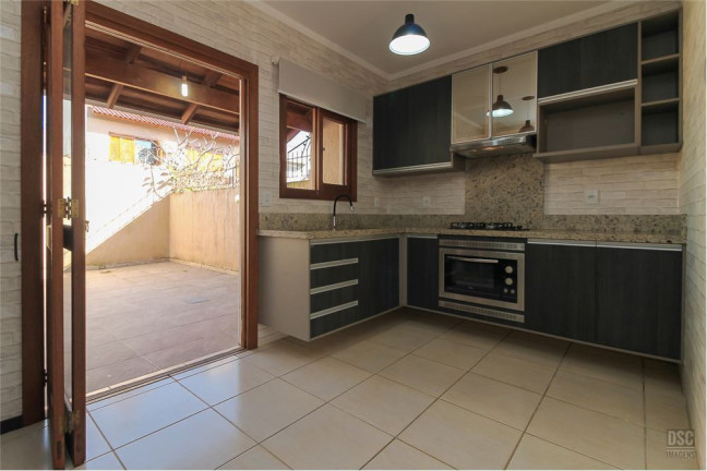 Imagem Casa com 2 Quartos à Venda, em Guarujá - Porto Alegre Imagem Casa com 2 Quartos à Venda, em Guarujá - Porto Alegre