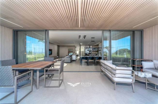 Imagem Casa com 5 Quartos à Venda, 458 m² em Praia Do Estaleiro - Balneário Camboriú Imagem Casa com 5 Quartos à Venda, 458 m² em Praia Do Estaleiro - Balneário Camboriú