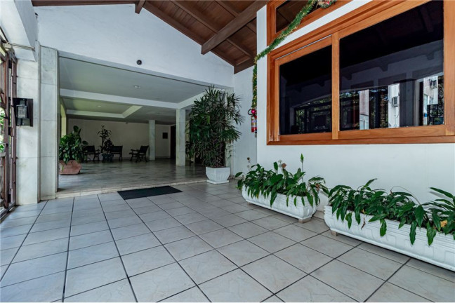 Imagem Imóvel com 3 Quartos à Venda, em Auxiliadora - Porto Alegre Imagem Imóvel com 3 Quartos à Venda, em Auxiliadora - Porto Alegre