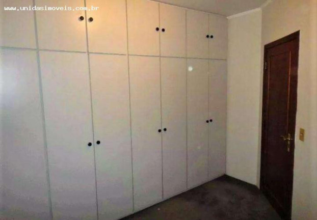 Imagem Casa com 4 Quartos à Venda, 240 m² em Jardim Dos Prados - São Paulo