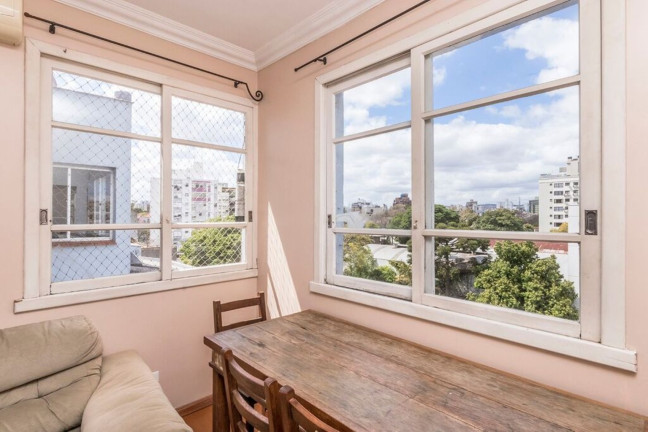 Imagem Imóvel com 2 Quartos à Venda, 75 m² em Santana - Porto Alegre Imagem Imóvel com 2 Quartos à Venda, 75 m² em Santana - Porto Alegre