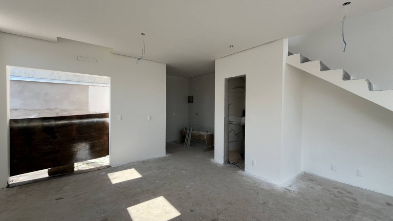 Imagem Sobrado com 2 Quartos à Venda, 80 m² em Estância Velha - Canoas Imagem Sobrado com 2 Quartos à Venda, 80 m² em Estância Velha - Canoas
