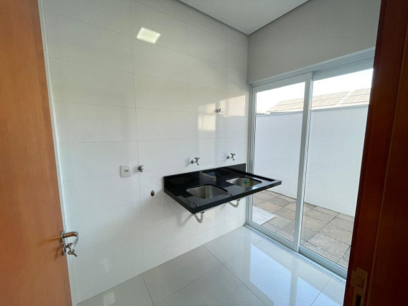 Imagem Casa com 3 Quartos à Venda, 375 m² em Jardim Itália - Cuiabá Imagem Casa com 3 Quartos à Venda, 375 m² em Jardim Itália - Cuiabá