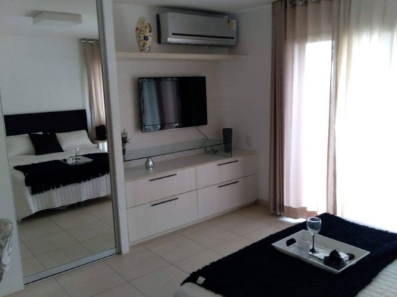 Imagem Casa com 4 Quartos à Venda, em Edson Queiroz - Fortaleza Imagem Casa com 4 Quartos à Venda, em Edson Queiroz - Fortaleza