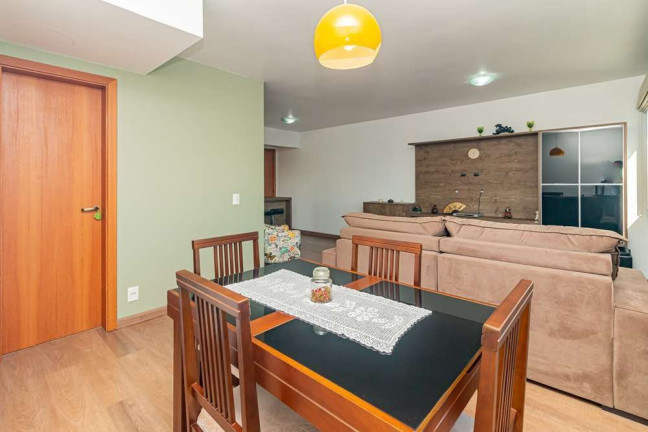 Imagem Apartamento com 2 Quartos à Venda, 71 m² em Rio Branco - Porto Alegre
