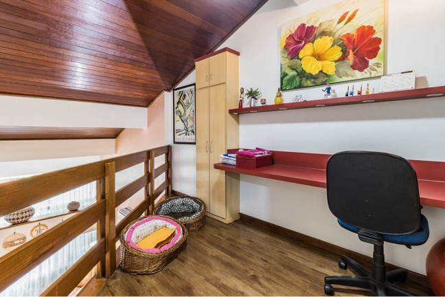Imagem Casa com 3 Quartos à Venda, 212 m² em Jardim Sabará - Porto Alegre Imagem Casa com 3 Quartos à Venda, 212 m² em Jardim Sabará - Porto Alegre
