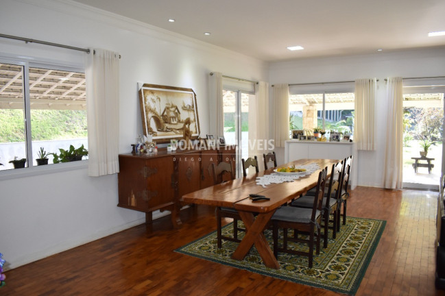 Imagem Casa com 4 Quartos à Venda, 269 m² em Região De Capivari - Campos Do Jordão Imagem Casa com 4 Quartos à Venda, 269 m² em Região De Capivari - Campos Do Jordão