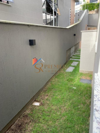 Imagem Casa com 3 Quartos à Venda, 270 m² em Itacorubi - Florianópolis Imagem Casa com 3 Quartos à Venda, 270 m² em Itacorubi - Florianópolis