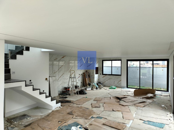 Imagem Casa com 3 Quartos à Venda, 170 m² em Santa Candida - Curitiba