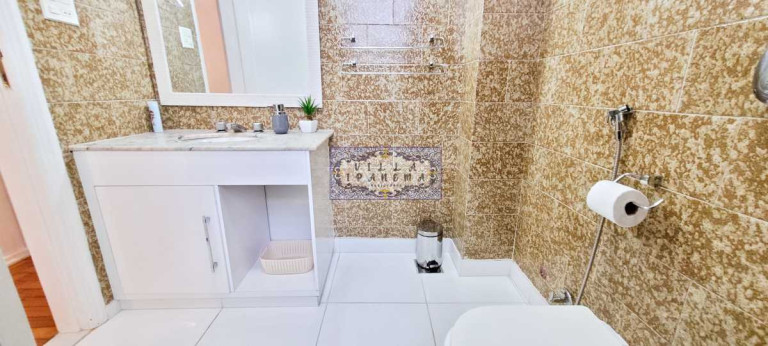 Imagem Apartamento com 2 Quartos à Venda, 90 m² em Copacabana - Rio De Janeiro Imagem Apartamento com 2 Quartos à Venda, 90 m² em Copacabana - Rio De Janeiro