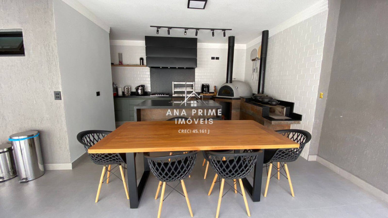 Casa com 3 Quartos à Venda, 210 m² em Jardim Oriente - São José Dos Campos