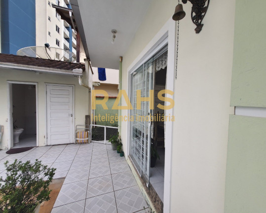Imagem Casa com 3 Quartos à Venda, 250 m² em Anita Garibaldi - Joinville