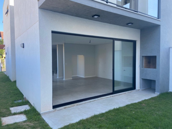 Imagem Casa com 3 Quartos à Venda, 177 m² em Campeche - Florianópolis Imagem Casa com 3 Quartos à Venda, 177 m² em Campeche - Florianópolis