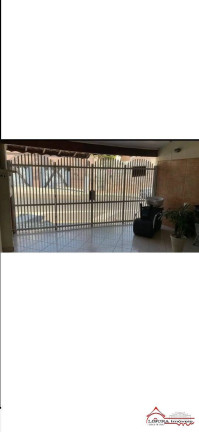 Imagem Casa com 1 Quarto à Venda, em Centro - Jacareí Imagem Casa com 1 Quarto à Venda, em Centro - Jacareí