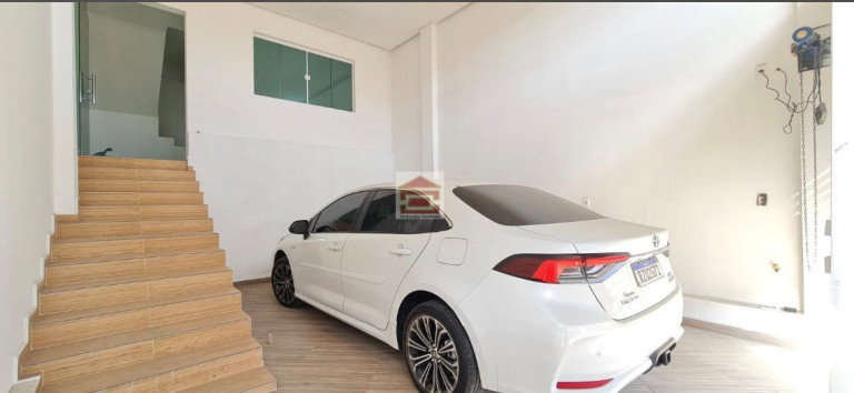 Imagem Casa com 4 Quartos à Venda, 280 m² Imagem Casa com 4 Quartos à Venda, 280 m²