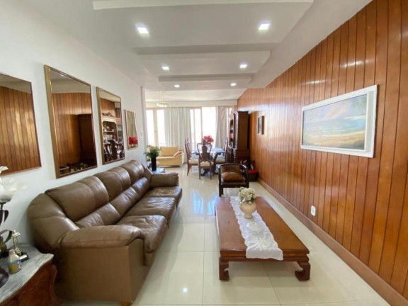 Imagem Imóvel com 4 Quartos à Venda, 180 m² em Copacabana - Rio De Janeiro Imagem Imóvel com 4 Quartos à Venda, 180 m² em Copacabana - Rio De Janeiro