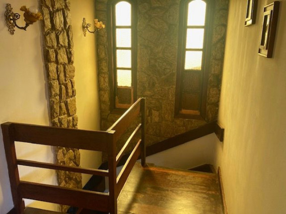 Imagem Casa com 6 Quartos à Venda, 285 m² em Piratininga - Niterói Imagem Casa com 6 Quartos à Venda, 285 m² em Piratininga - Niterói