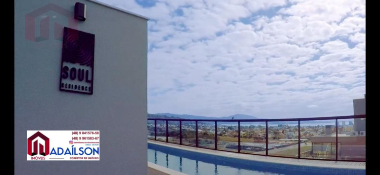 Imagem Imóvel com 3 Quartos à Venda, 234 m²