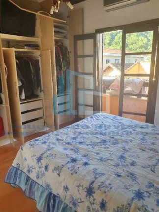 Imagem Casa com 4 Quartos à Venda, 300 m² em Canto Do Forte - Praia Grande Imagem Casa com 4 Quartos à Venda, 300 m² em Canto Do Forte - Praia Grande