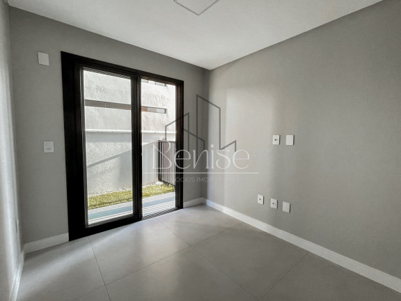 Imagem Casa com 4 Quartos à Venda, 285 m² em Santa Regina - Camboriú