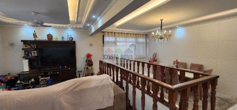 Imagem Casa com 6 Quartos à Venda, 279 m²
