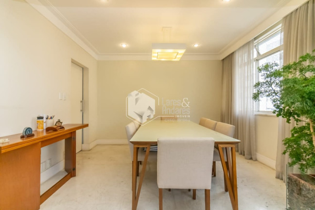 Imagem Apartamento com 3 Quartos à Venda, 212 m² em Santa Cecília - São Paulo