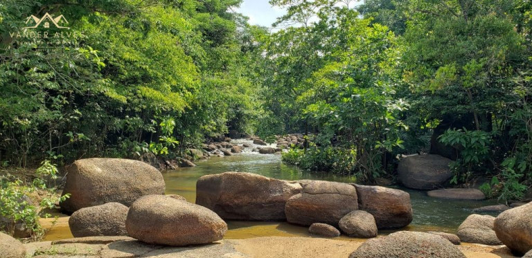Imagem Imóvel com 5 Quartos à Venda, 4.017.000 m² em Zona Rural Imagem Imóvel com 5 Quartos à Venda, 4.017.000 m² em Zona Rural