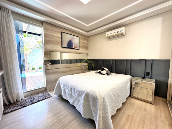 Imagem Casa com 4 Quartos à Venda, 284 m² em Iririú - Joinville Imagem Casa com 4 Quartos à Venda, 284 m² em Iririú - Joinville