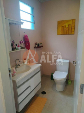 Imagem Casa com 4 Quartos à Venda, 240 m² em Alphaville - Santana De Parnaíba Imagem Casa com 4 Quartos à Venda, 240 m² em Alphaville - Santana De Parnaíba