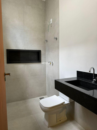 Imagem Casa com 3 Quartos à Venda, 180 m² Imagem Casa com 3 Quartos à Venda, 180 m²