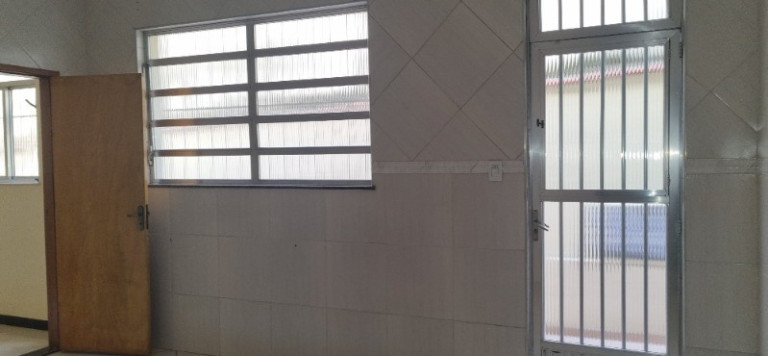 Imagem Casa com 6 Quartos à Venda, 288 m² em Jardim Vinte E Cinco De Agosto - Duque De Caxias