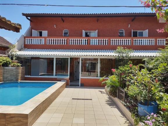 Sobrado com 4 Quartos à Venda, 310 m² em Ocian - Praia Grande