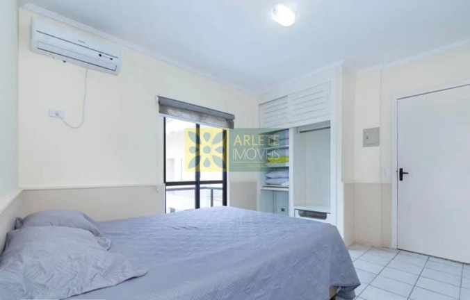 Imagem Casa com 6 Quartos para Alugar ou Temporada, 305 m² em Bombas - Bombinhas Imagem Casa com 6 Quartos para Alugar ou Temporada, 305 m² em Bombas - Bombinhas