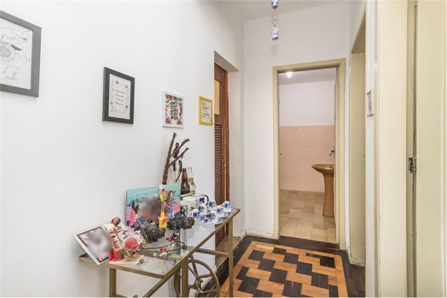 Imagem Imóvel com 2 Quartos à Venda, em Azenha - Porto Alegre Imagem Imóvel com 2 Quartos à Venda, em Azenha - Porto Alegre