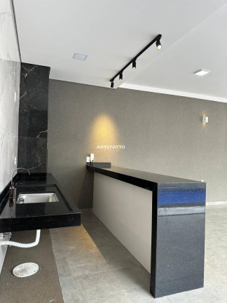 Imagem Casa com 3 Quartos à Venda, 250 m² Imagem Casa com 3 Quartos à Venda, 250 m²