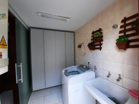 Imagem Casa com 3 Quartos à Venda, 186 m² em Xaxim - Curitiba
