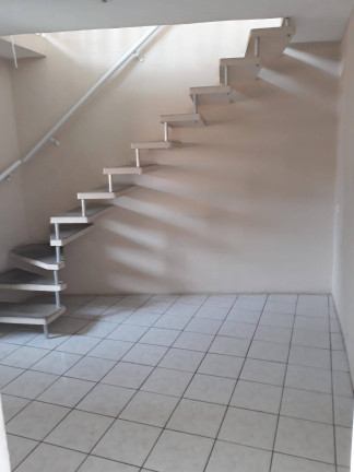Imagem Casa com 1 Quarto para Alugar,  em Bandeiras - Osasco