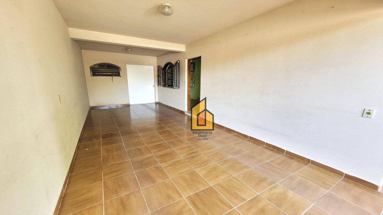 Imagem Sobrado com 2 Quartos para Alugar, 267 m² em Estação - Araucária