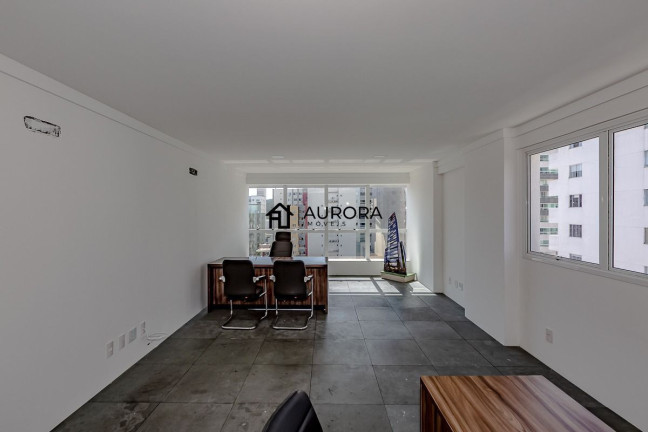 Sala Comercial para Alugar, 44 m² em Pioneiros - Balneário Camboriú