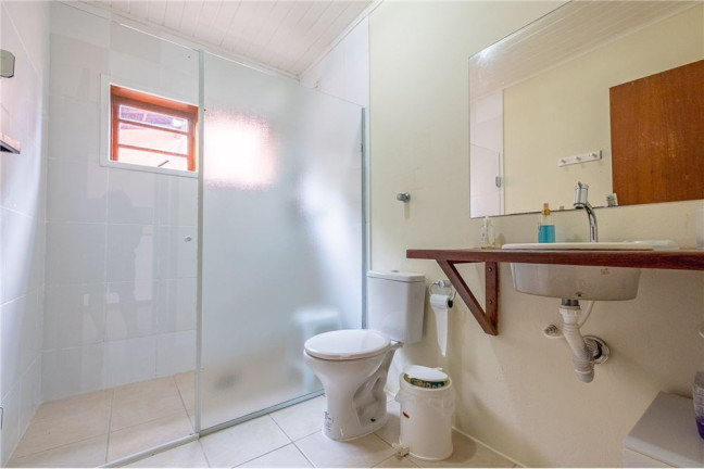 Imagem Casa com 3 Quartos à Venda, em Lagoa Da Conceição - Florianópolis Imagem Casa com 3 Quartos à Venda, em Lagoa Da Conceição - Florianópolis
