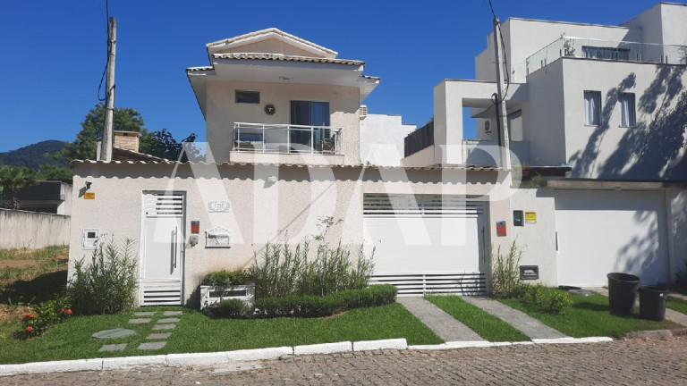 Imagem Casa com 4 Quartos à Venda, 212 m² em Vargem Grande - Rio De Janeiro