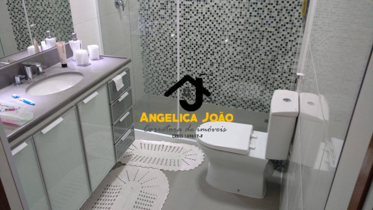 Imagem Casa com 3 Quartos à Venda, 178 m² em Vila Sao Jorge - São Vicente