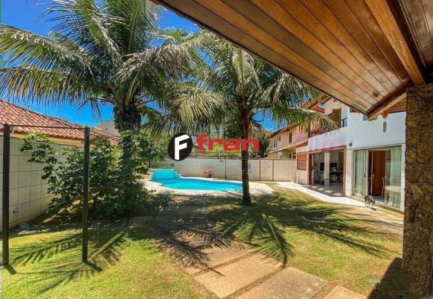 Imagem Casa com 3 Quartos à Venda, 450 m² em Córrego Grande - Florianópolis