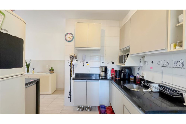 Imagem Apartamento com 3 Quartos à Venda, 72 m² em Teresópolis - Porto Alegre Imagem Apartamento com 3 Quartos à Venda, 72 m² em Teresópolis - Porto Alegre